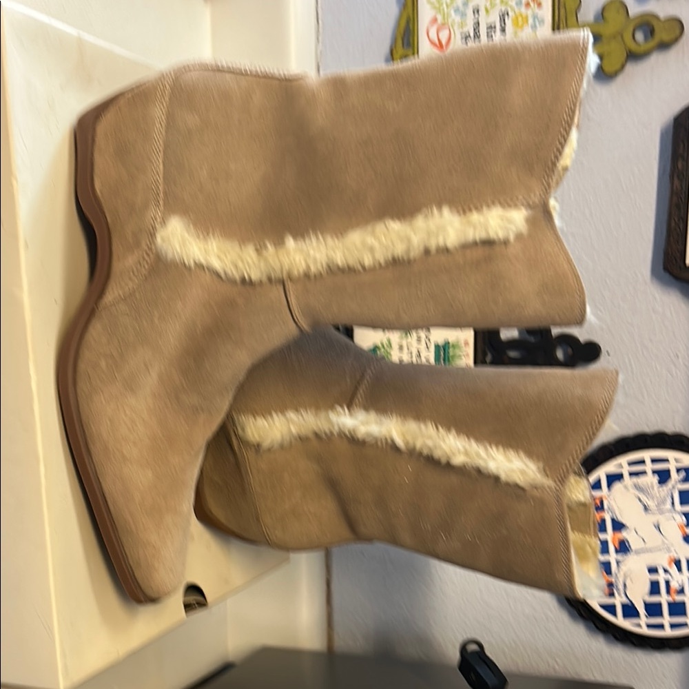 Hush Puppies Beige Suede Winter Boots